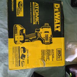 DeWalt 1/4" Impact Driver Kit Atomic Compact