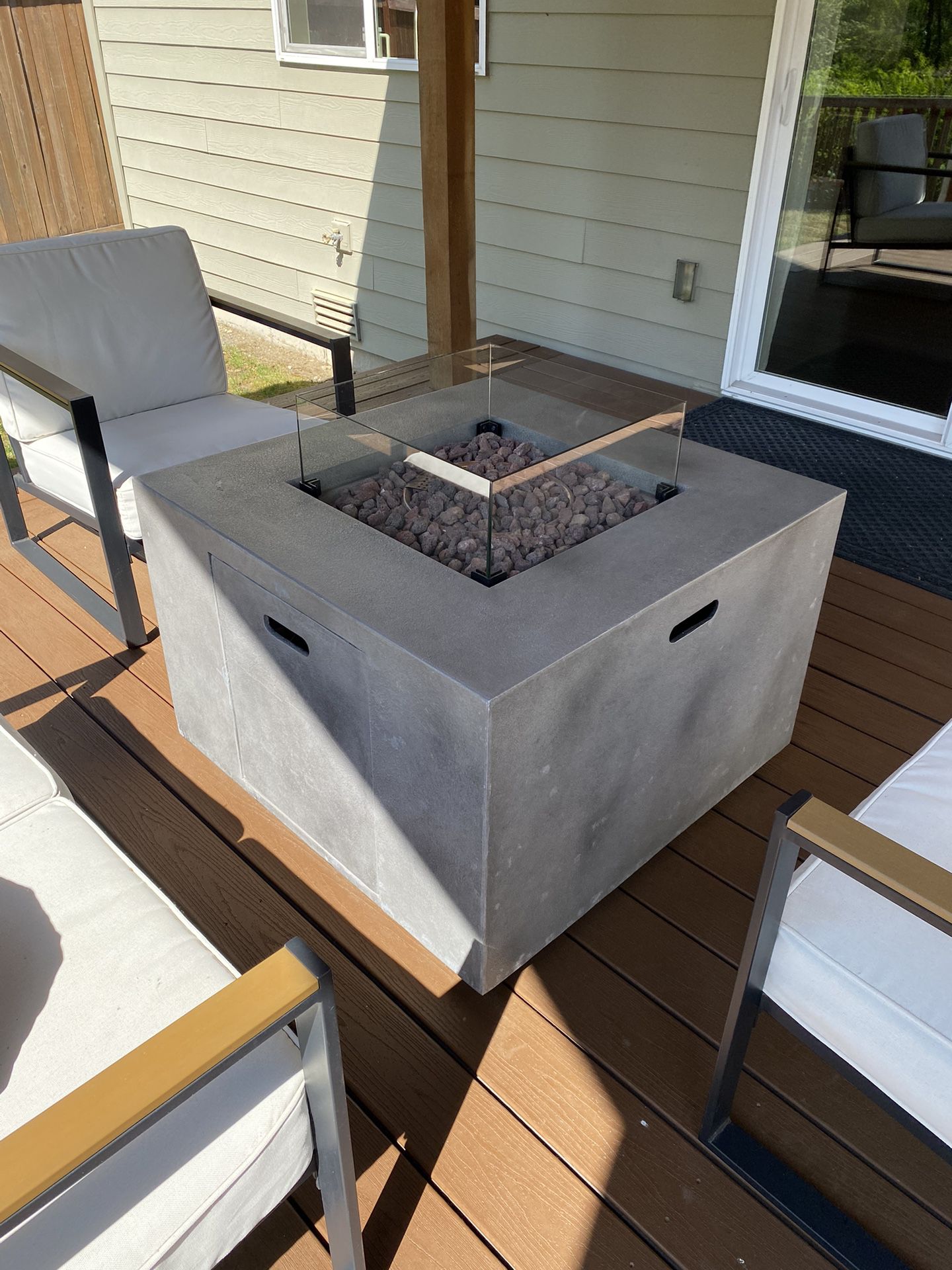 OUTDOOR GAS FIREPIT