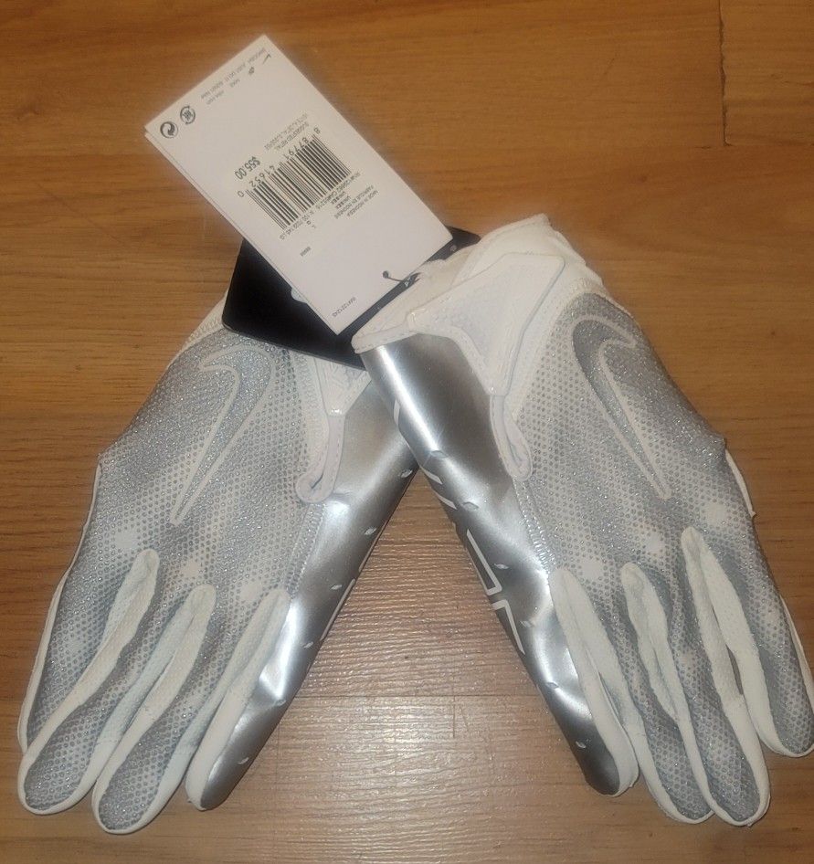 Brand New Nike Vapor Jet 7.0 White Metallic Silver Football Gloves