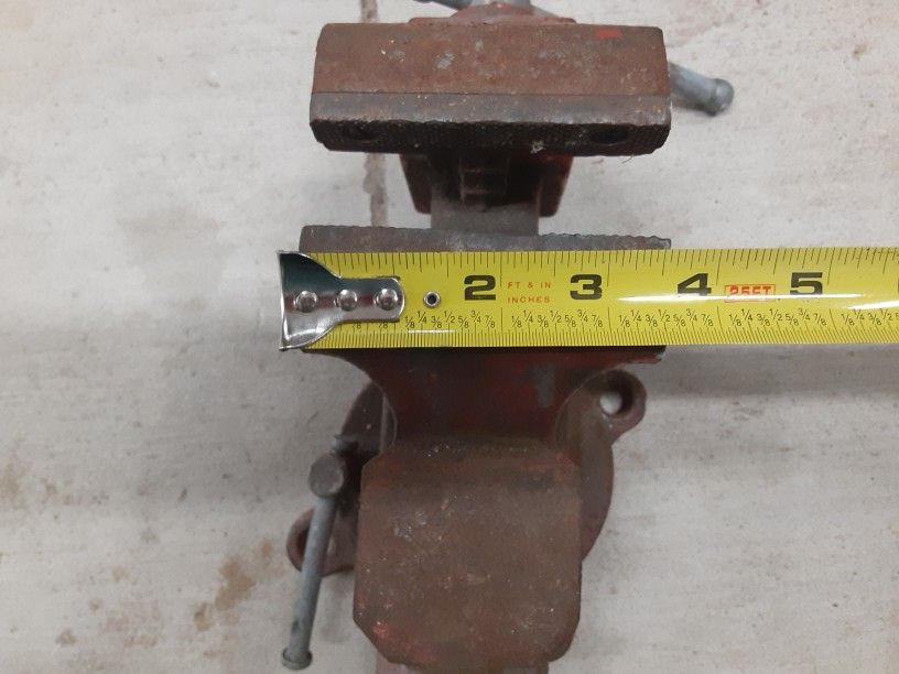 Ridgid 3 1/2" Swivel , Anvil, Pipe Vise