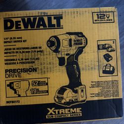 Dewalt Impact Kit 2 Batteries And Bag
