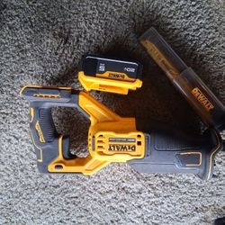 LIKE NEW DEWALT 20V RECIPROCATING SAW (SAWZALL) 