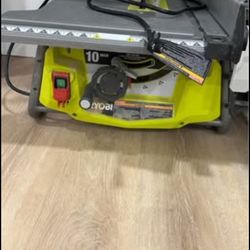 Great condition RYOBI 15 Amp 10 in. Compact Portable Corded Jobsite Table Saw