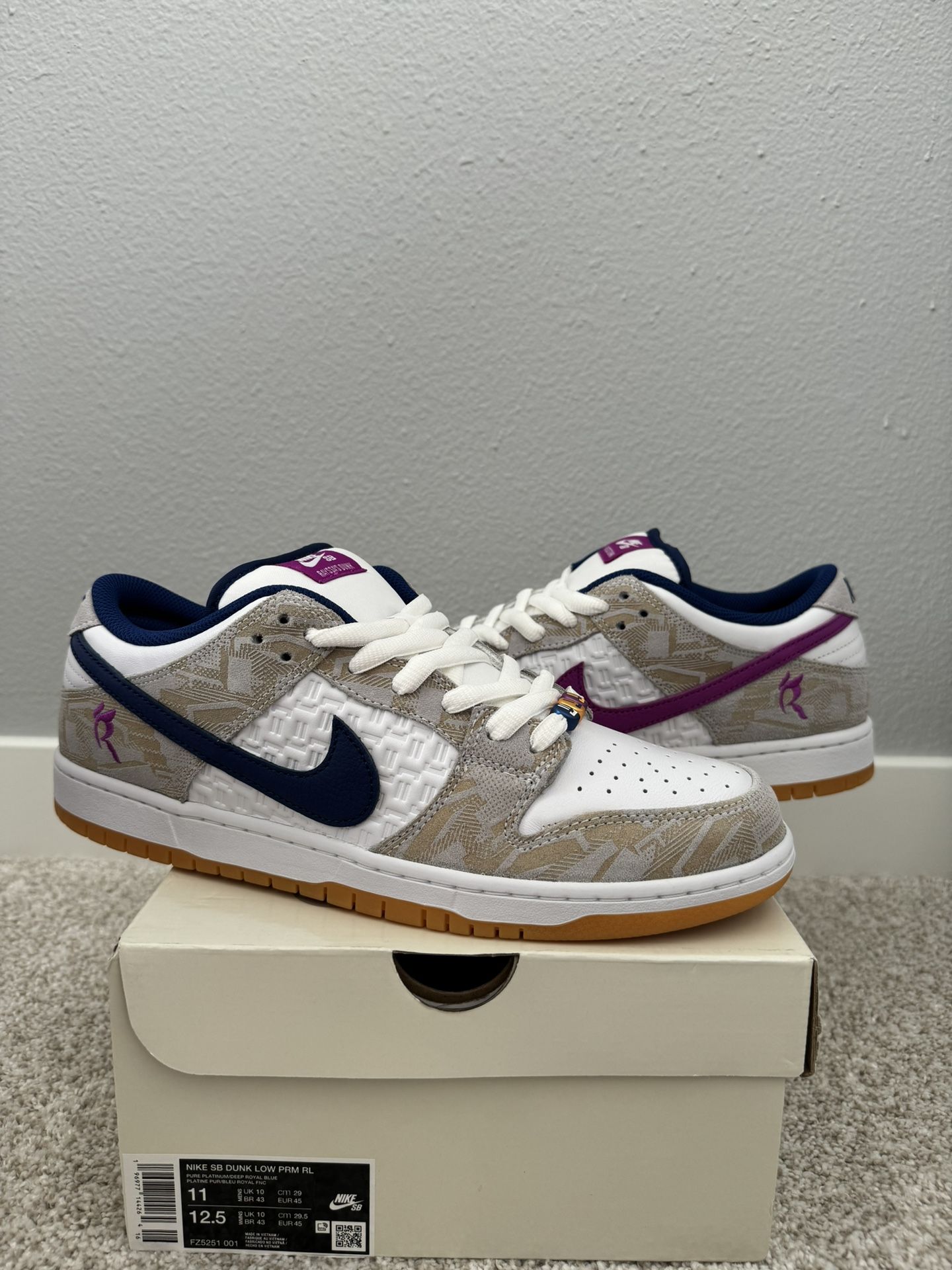 SB DUNK’S