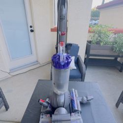 Dyson Vacuum 