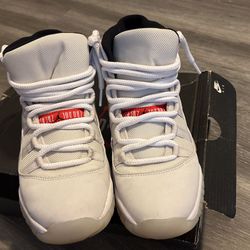 Jordan 11 Tints Size 6.5 Y 