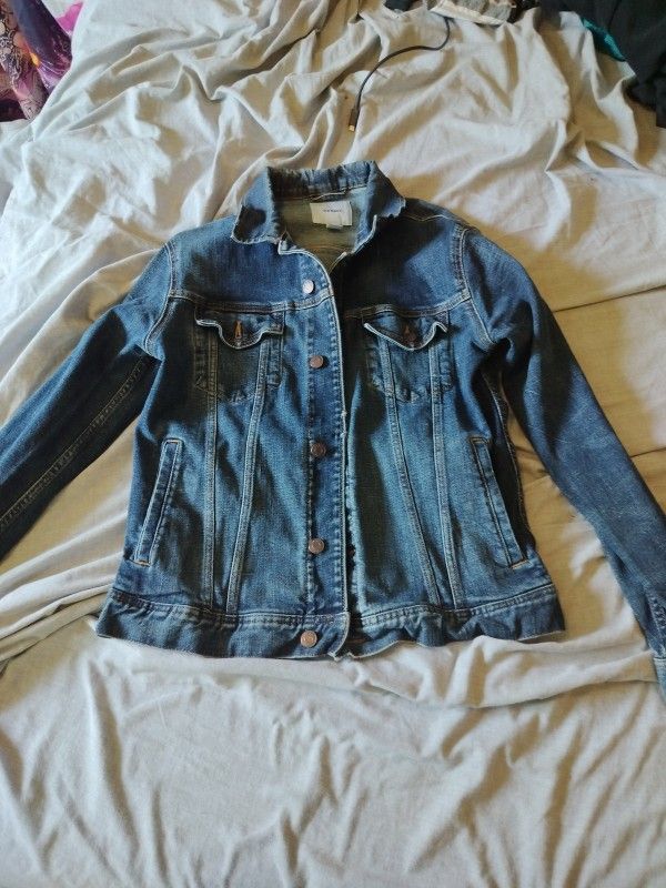 Old Navy; Blue Denim jacket(M)