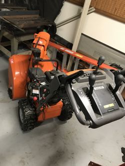 Husqvarna ST224 snow blower 24"