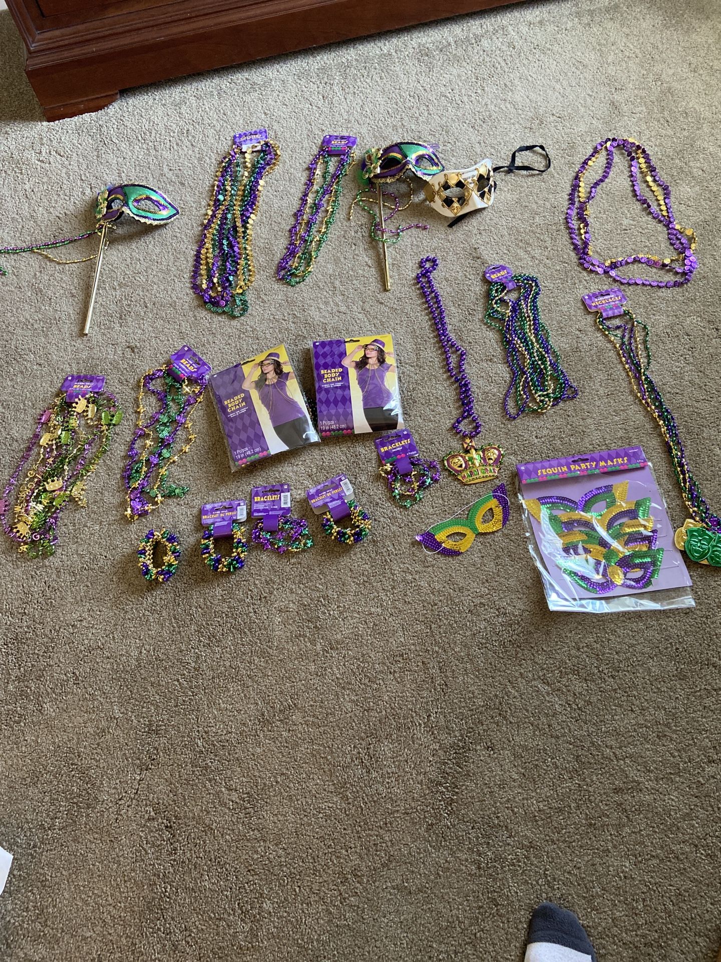 Mardi Gras Party Supplies beads etc