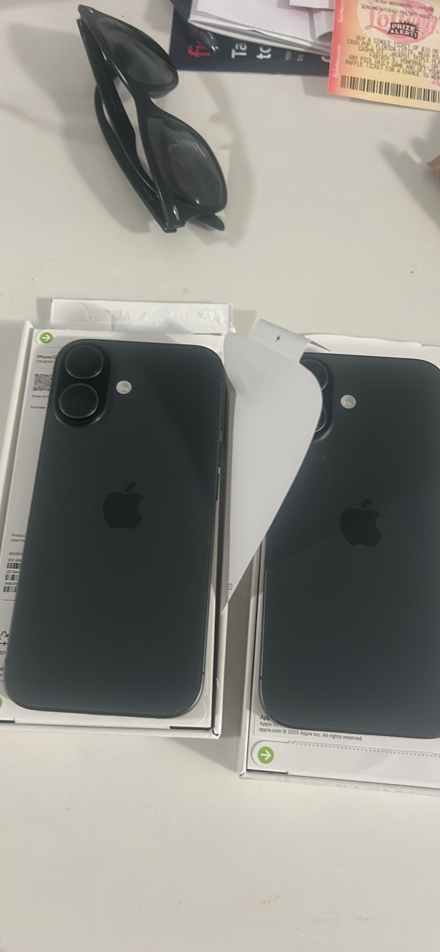 Two iPhone 14S