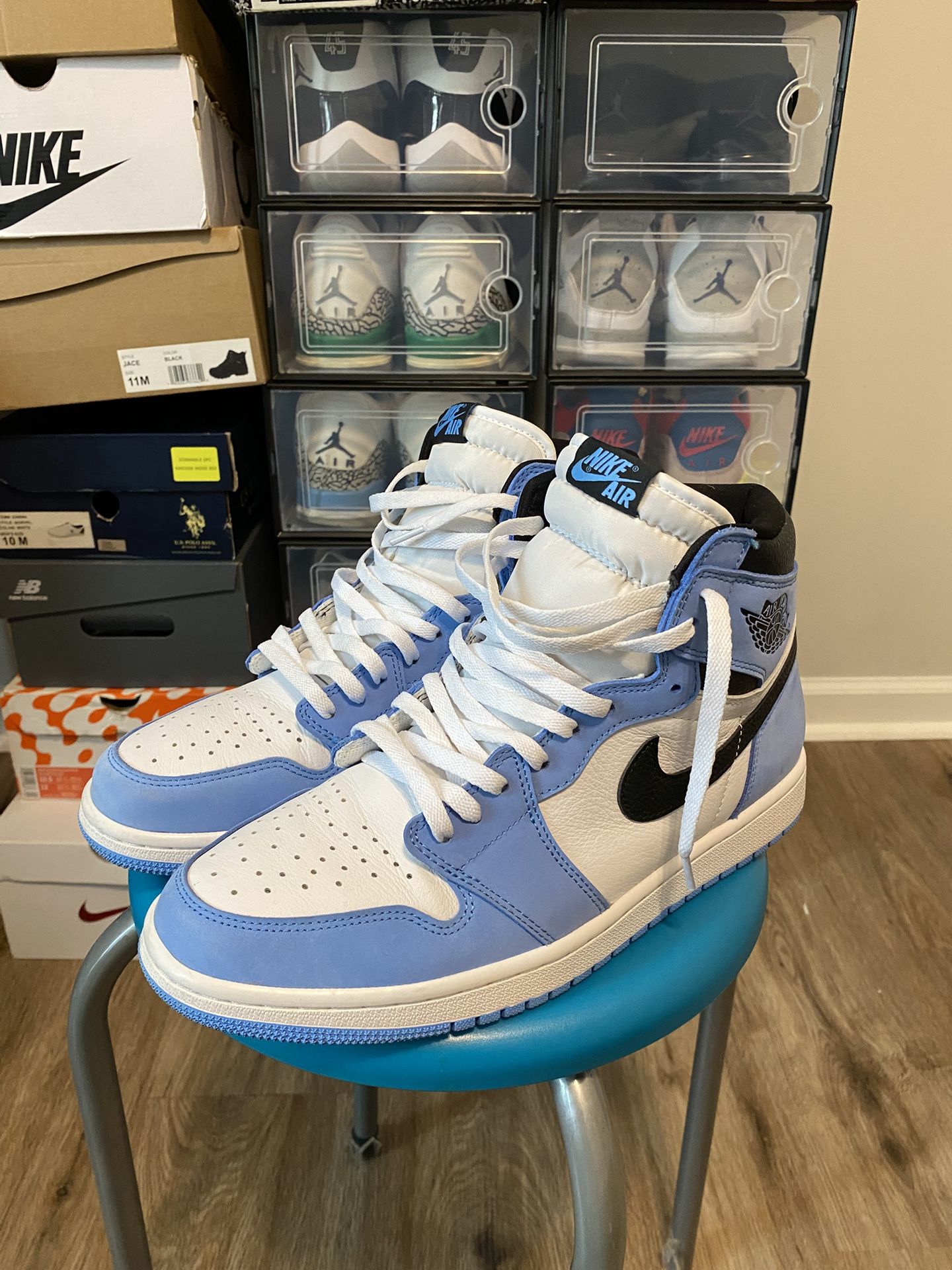 Air Jordan 1 University Blue