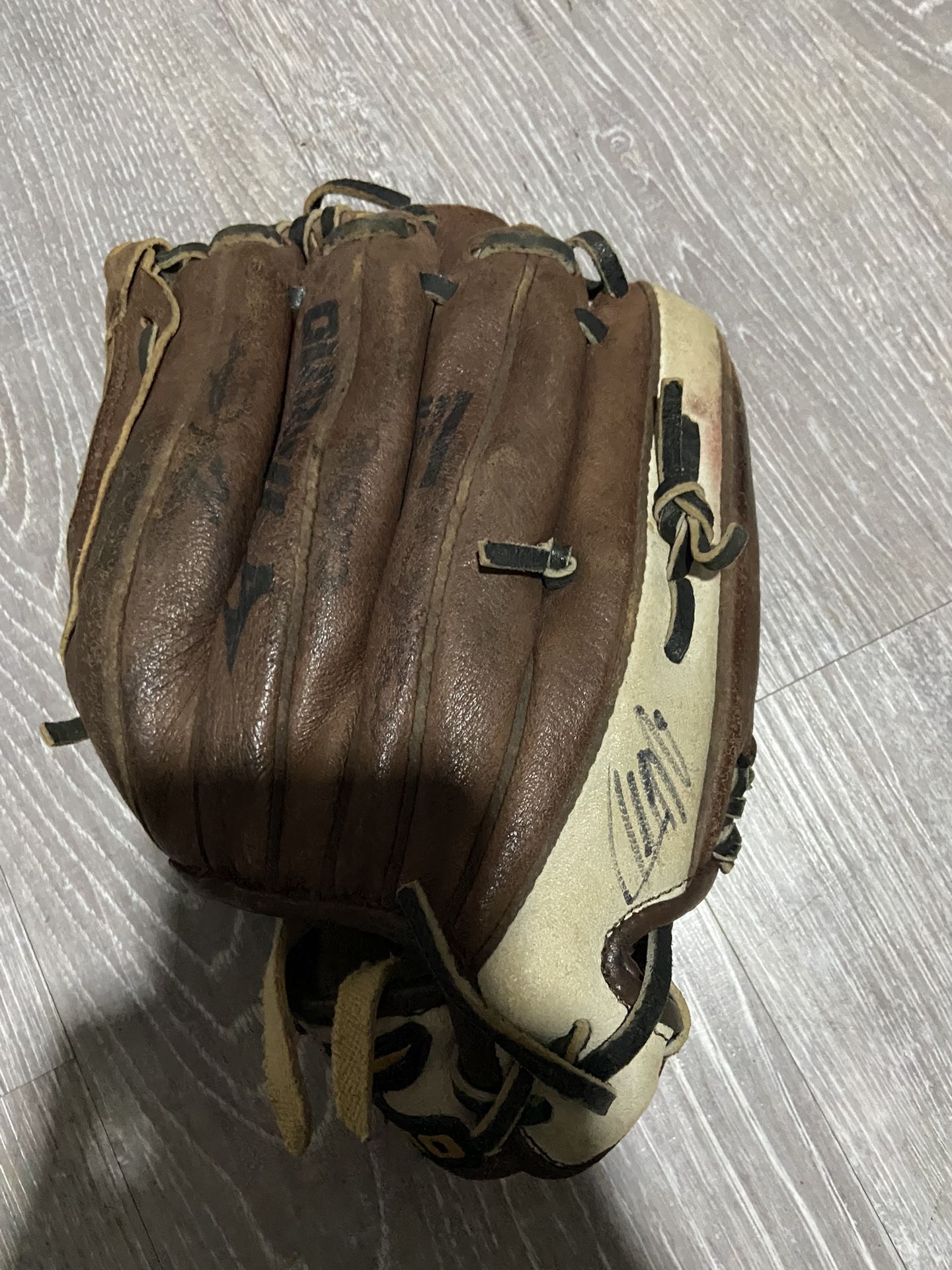 baseball glove