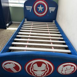 Boys Marvel Twin Size Bed 