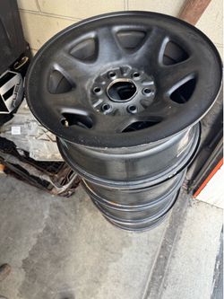 Chevrolet 17 wheels with caps 17 inch set of 4