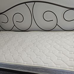 Daybed with mattress