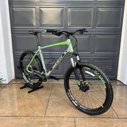 Giant Talon 2 XL Mountain Bike
