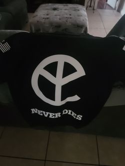 yellow claw  sweater L