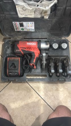 Ridgid Pro Press with 1/2” - 1 1/4” Jaws & (2) Batteries
