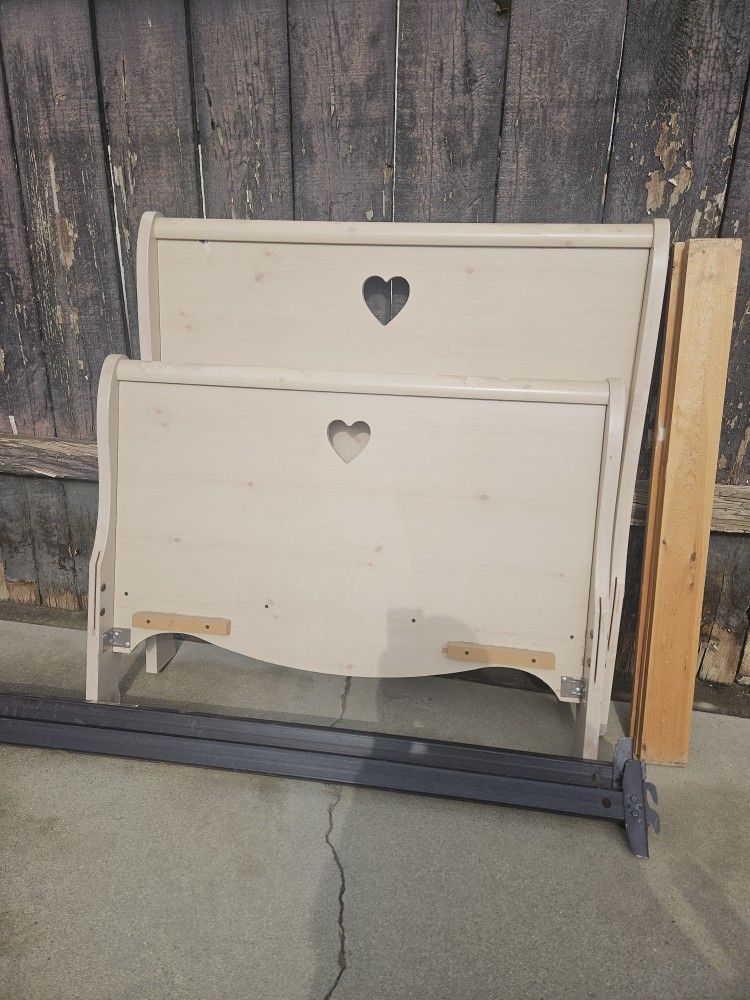 Twin Bed Headboard and Footboard