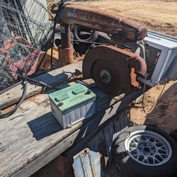 Vintage DeWalt Radial Arm Saw 