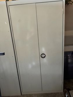 Storage cabinet