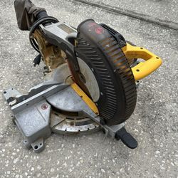DeWALT Miter Chop Saw