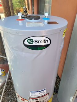 Gas Water Heater 50 gal in good condition and Warranty Works Great 19th Ave And Baseline pick up  only