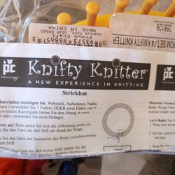 Kniftt Knitter