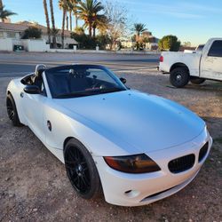 2003 BMW Z4 CUSTOM ROADSTER CONVERTIBLE asking $11999 Obo 🔥🔥