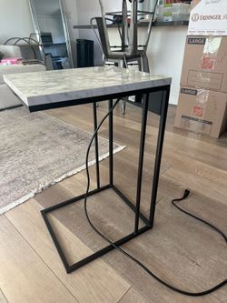 Like NEW Side Table!