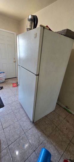 Free fridge and stove