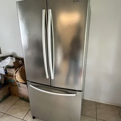 Samsung French Door Refrigerator/ fridge 