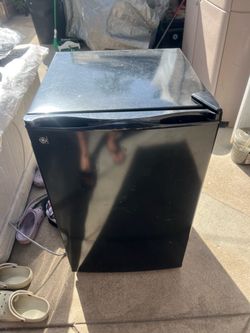 GE Black Mini Fridge