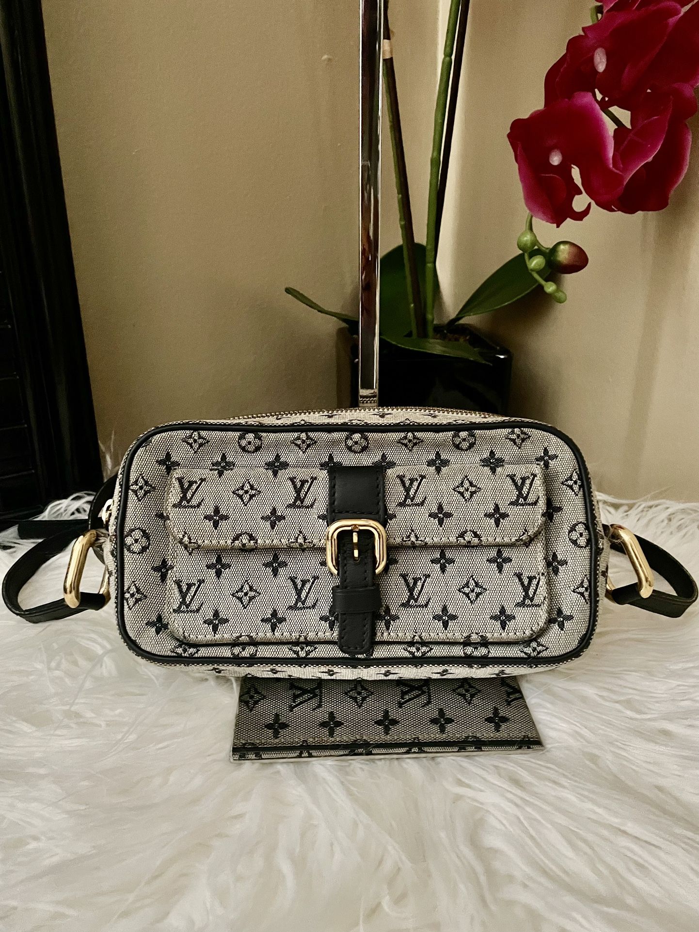 Louis Vuitton Juliet Shoulder Bag