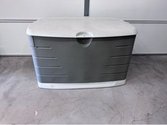 Rubbermaid 73gal patio yard storage deck box