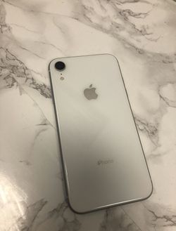 Unlocked iPhone Xr 250$
