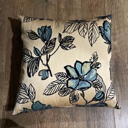 22” Square Down Filled Pillow