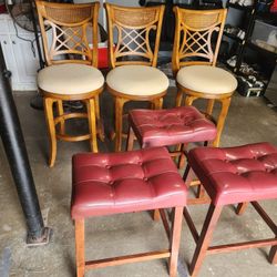 6 Bar Stools 