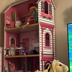NEW X-Large Wooden Barbie /Doll house brand new!🔥 Accessories included!🔥