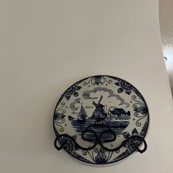Antique Plate Display 