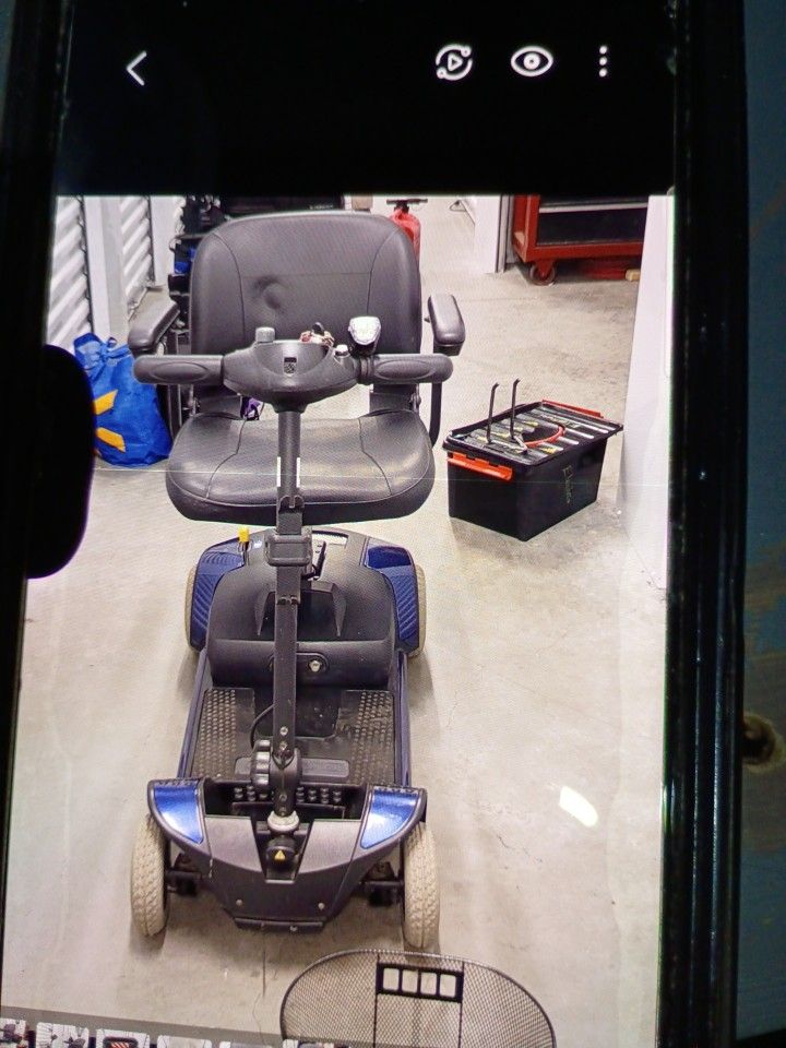 GOGO Elite Traveller 4-Wheel Scooter $200 OBO (contact info removed) Rick