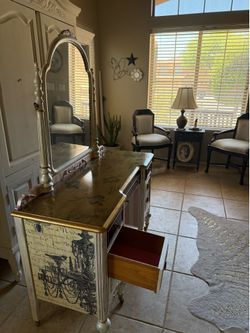French Victorian vanity set