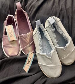 New Tom’s Girls Slip On Shoes Size 12