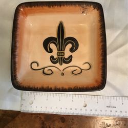 Fleur De Le Plate Decoration