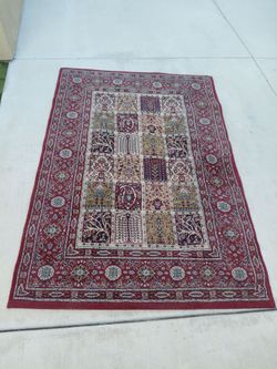RUGS