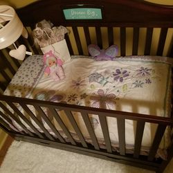 2 in 1 Convertible Crib with Trundle Drawer