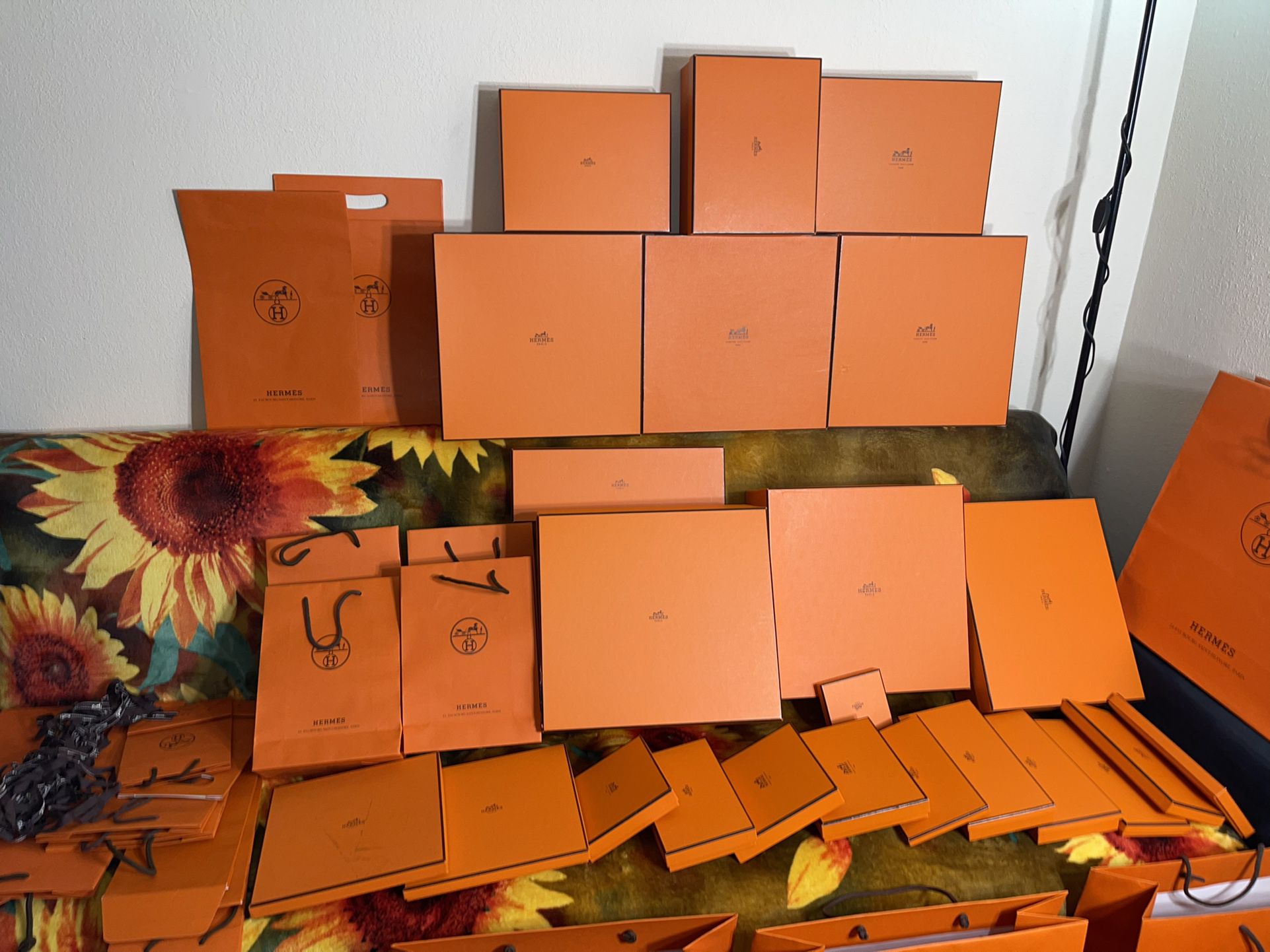 Authentic Hermes Box And Shopping Bag for Sale in Hawthorne, CA