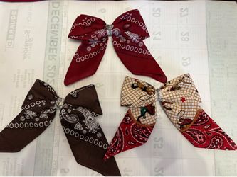 Hair ribbons/ moños de pañuelo