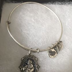 New Disney Alex and Ani Ursula Diabolically Devious Silver Bangle Bracelet