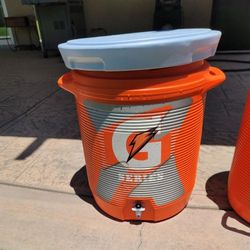 Gatorade Water Cooler Jug One Is 10 Gallons 